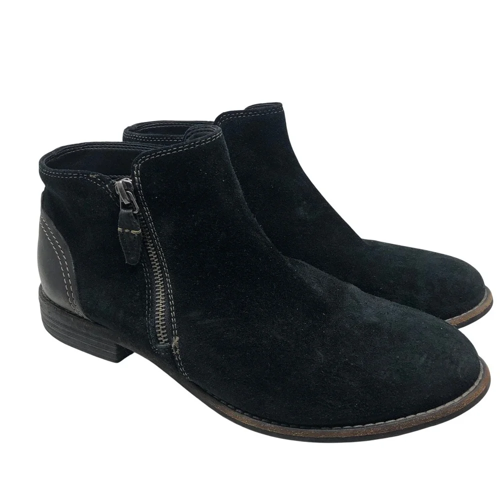 Clarks Ankle Boots Womens 9W Black Suede Side Zip Contrast Stitch Casual Comfort